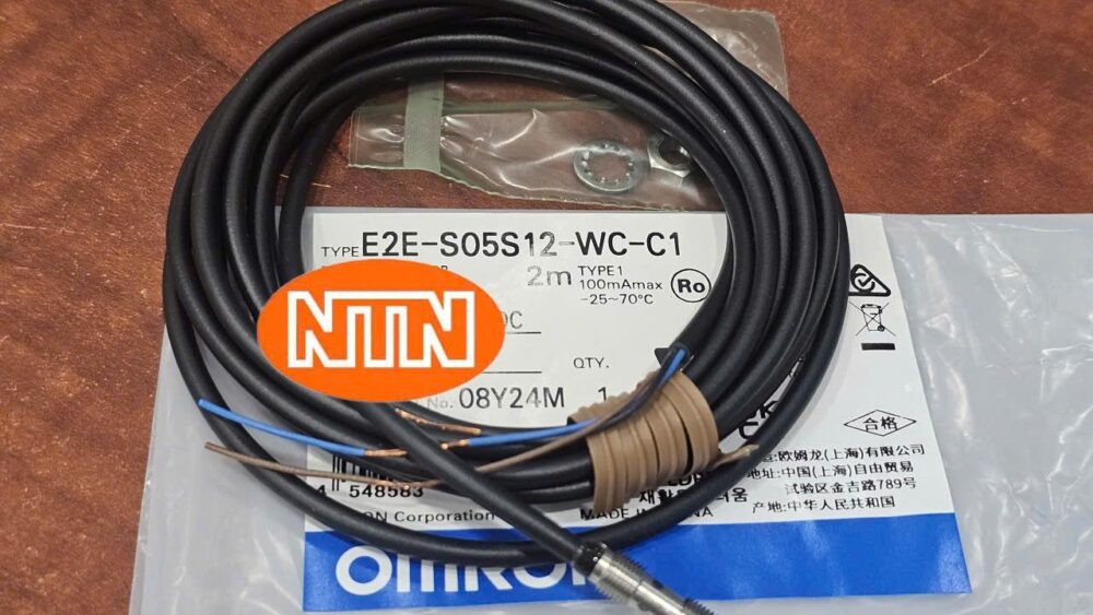 Proximity Sensor Omron E2E-S05S12-WC-C1 Cảm biến tiệm cận